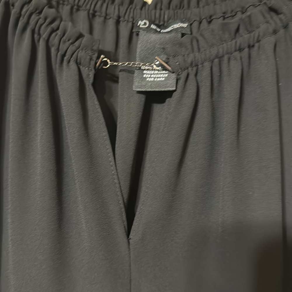 New directions small black top - Picture 2 of 4